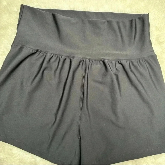 Old Navy Active Powersoft Yoga Shorts Black Pockets High Waist Size Medium - Picture 14 of 16